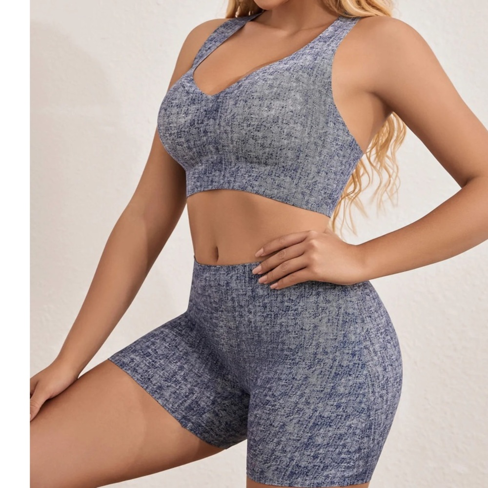Queen of underwear small Seamless Hi-Tech Traceless Sports bra & shorts set